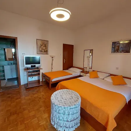 アパート Faran ツリクヴェニツァ